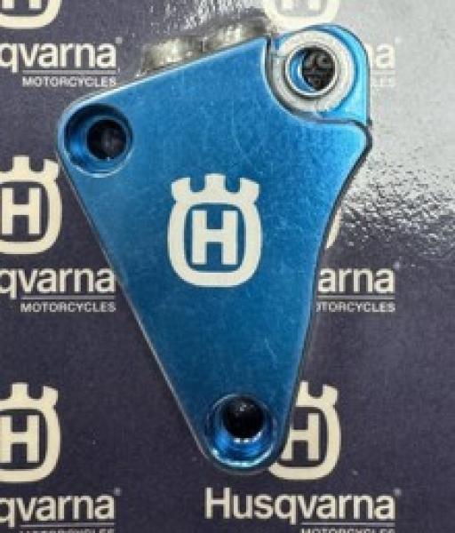 Schutz für Nehmerzylinder Husqvarna